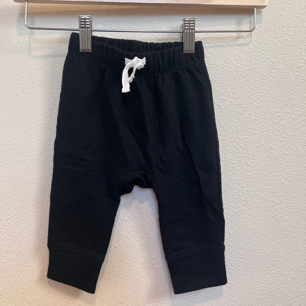 Cat & Jack Black Basic Joggers size 6-9 months unisex​​